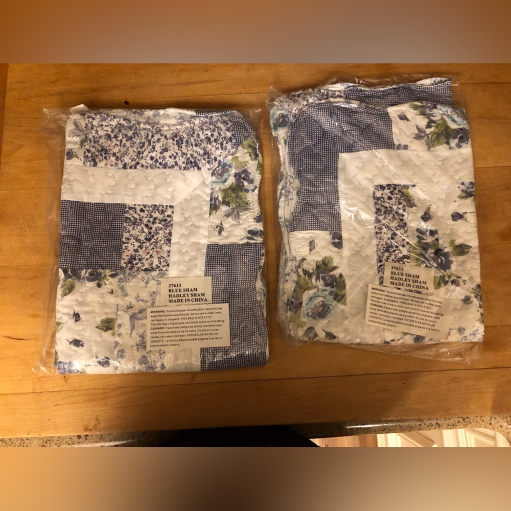 Quilted pillow shams